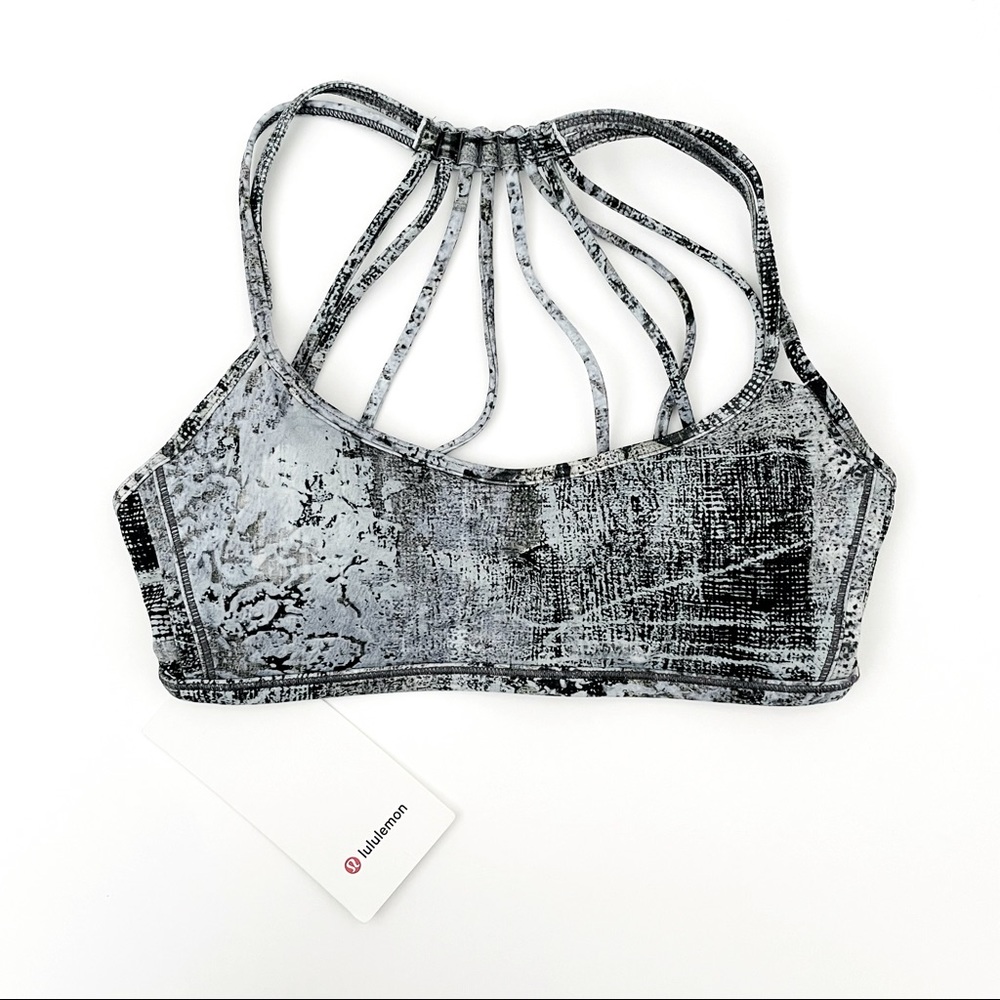 Lululemon Lighten Up Bra